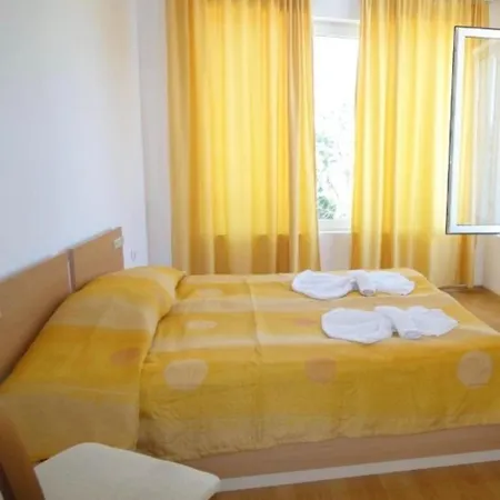 Apartment Charming 1-Bed Apartment
